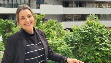 Da Assistência Ao Ensino Conheça A Trajetória Da Enfermeira Fernanda Dos Santos