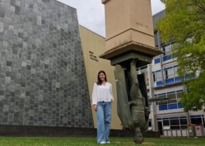 700x500px Texto Aluna Da Graduação Em Fisioterapia Do Einstein Realiza Pesquisa Na Austrália